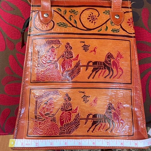 Beautiful, hand crafted, ethnic shoulder bag - Picture 12 of 15